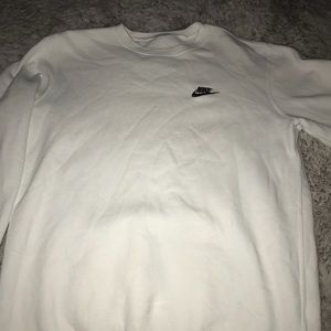 white nike sweatshirt